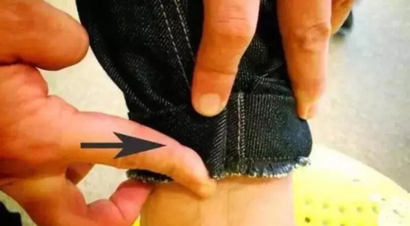 潮人教你正确卷裤脚,怎么卷起裤脚更时尚