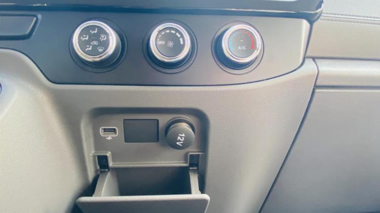 新世代全顺pro短轴低顶试驾,售16.38万起新世代全顺pro试驾