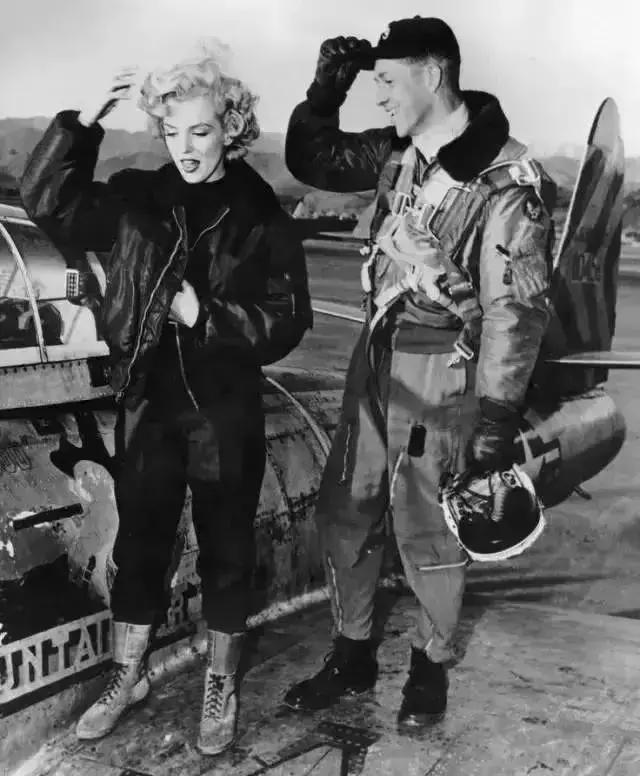 一个人变老，是从嘲笑潮牌和潮人开始的。