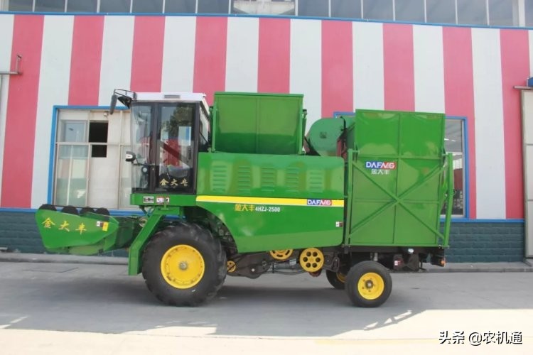 常发新款自走花生捡拾收获机,金大丰花生捡拾机价格