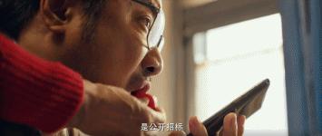 一边哭一边笑但不是很想笑,一边笑一边哭的厉害