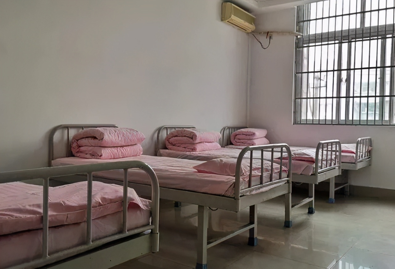 女精神病患者封闭治疗怀孕，护工医院能甩锅吗？