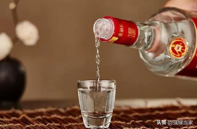 水煮大虾的虾用不用腌一下,煮大虾几分钟虾肉吃着嫩