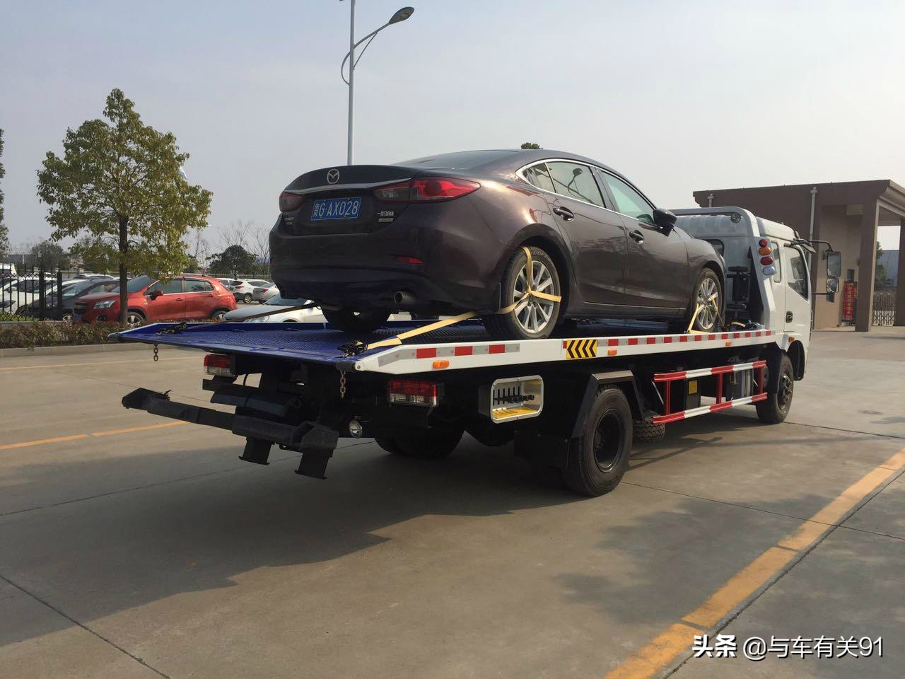 车辆刚打着水温灯就亮什么意思,行驶中水温灯亮了又灭了没事吧