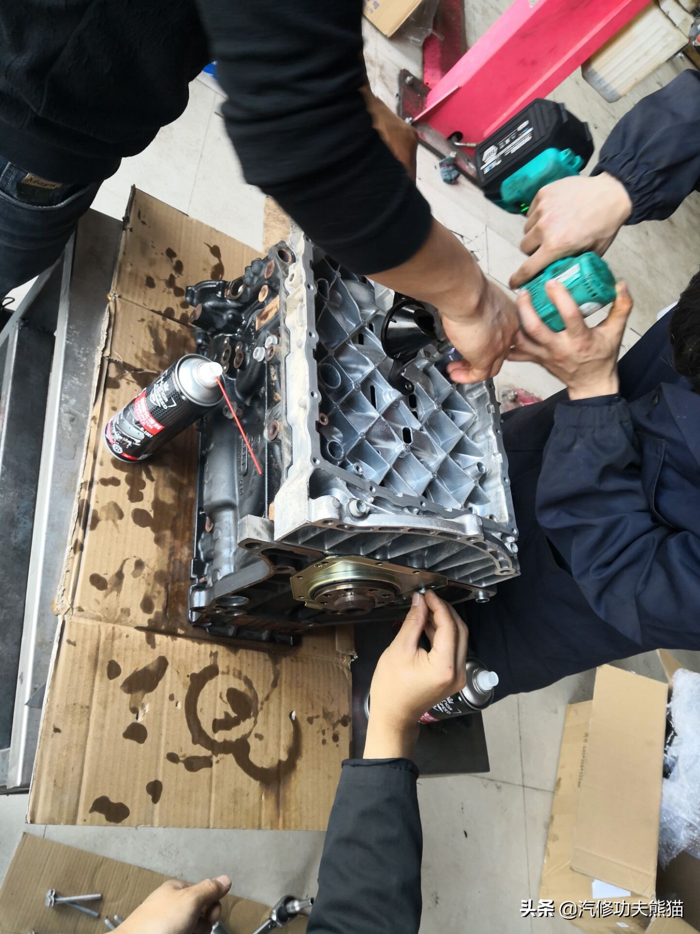 上海大众SUV销量王途观烧机油、漏机油被人乱修一通差点搞报废