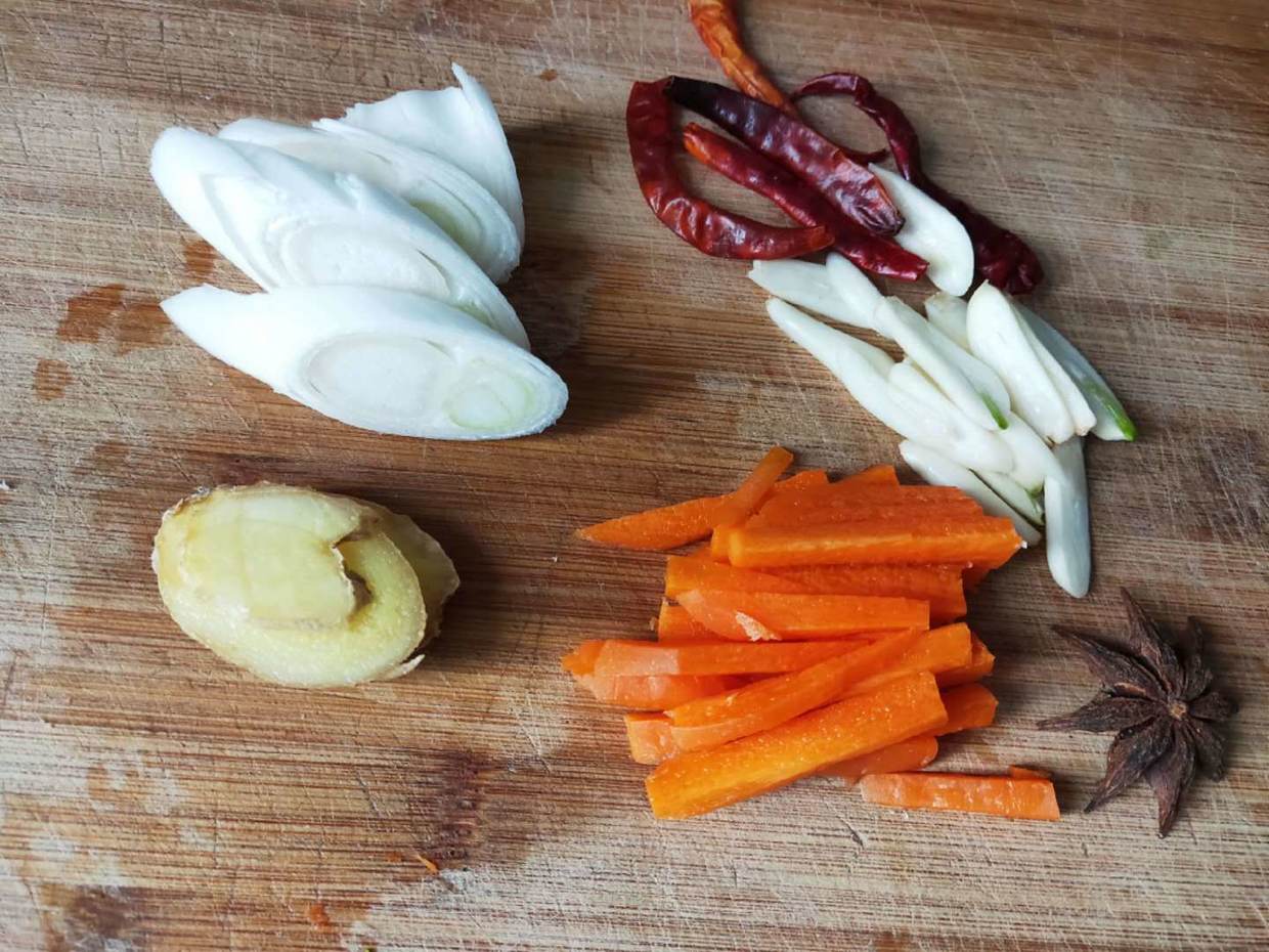 红烧金鲳鱼怎样做最好吃,红烧金鲳鱼怎么做才好吃