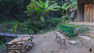 【设计篇】61岁中国大爷火爆外媒！“玩”木头让上亿老外看傻眼！