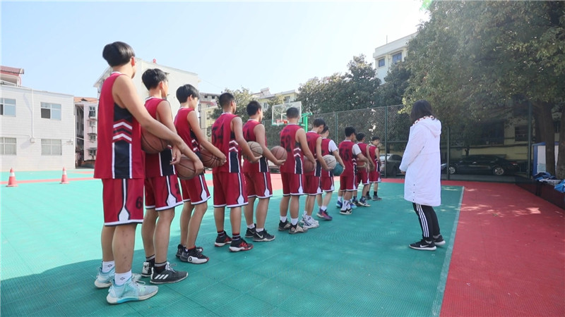 市第二中学:体育特色铸造素质教育“金名片”