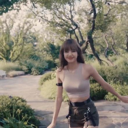 蔡徐坤虞书欣造型,蔡徐坤lisa虞书欣