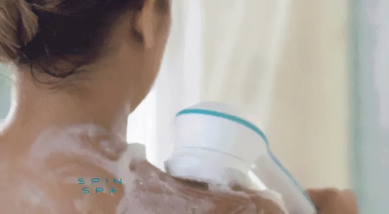 秋冬换个电动澡刷，深入清洁美肤，按摩从头爽到脚