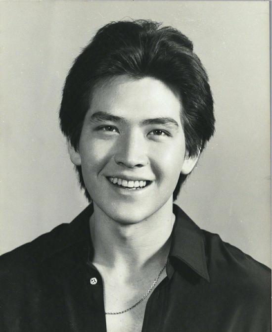 37岁的费翔,费翔62岁秀肌肉