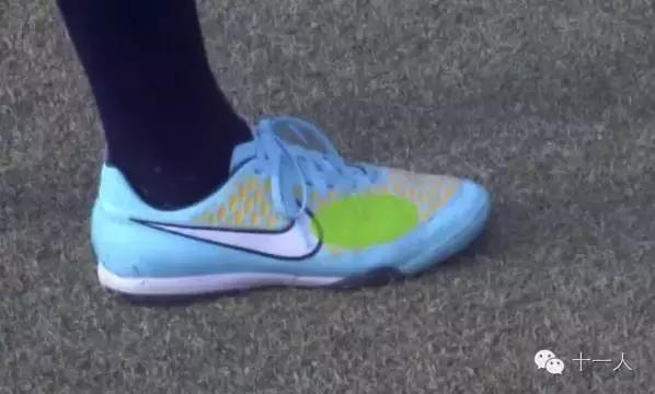 外脚背夸雷斯马射门教学,年轻时候夸雷斯马外脚背射门