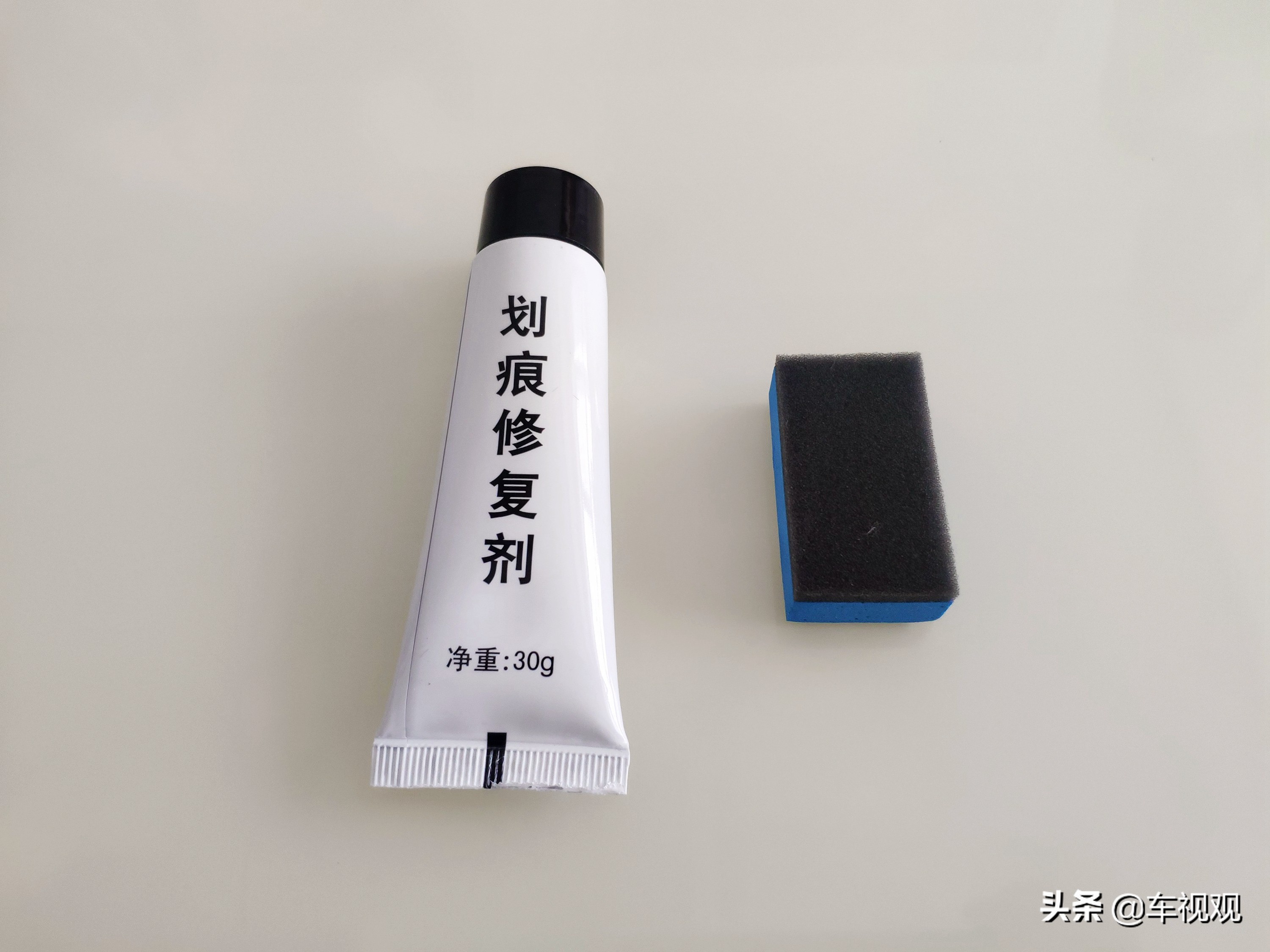 刮蹭车漆修补喷漆流程,黑车漆被刮怎么用自喷漆修复