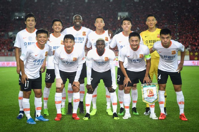 霸气！刘云破门血染赛场，武汉卓尔客场1比0恒大，豪取中超三连胜