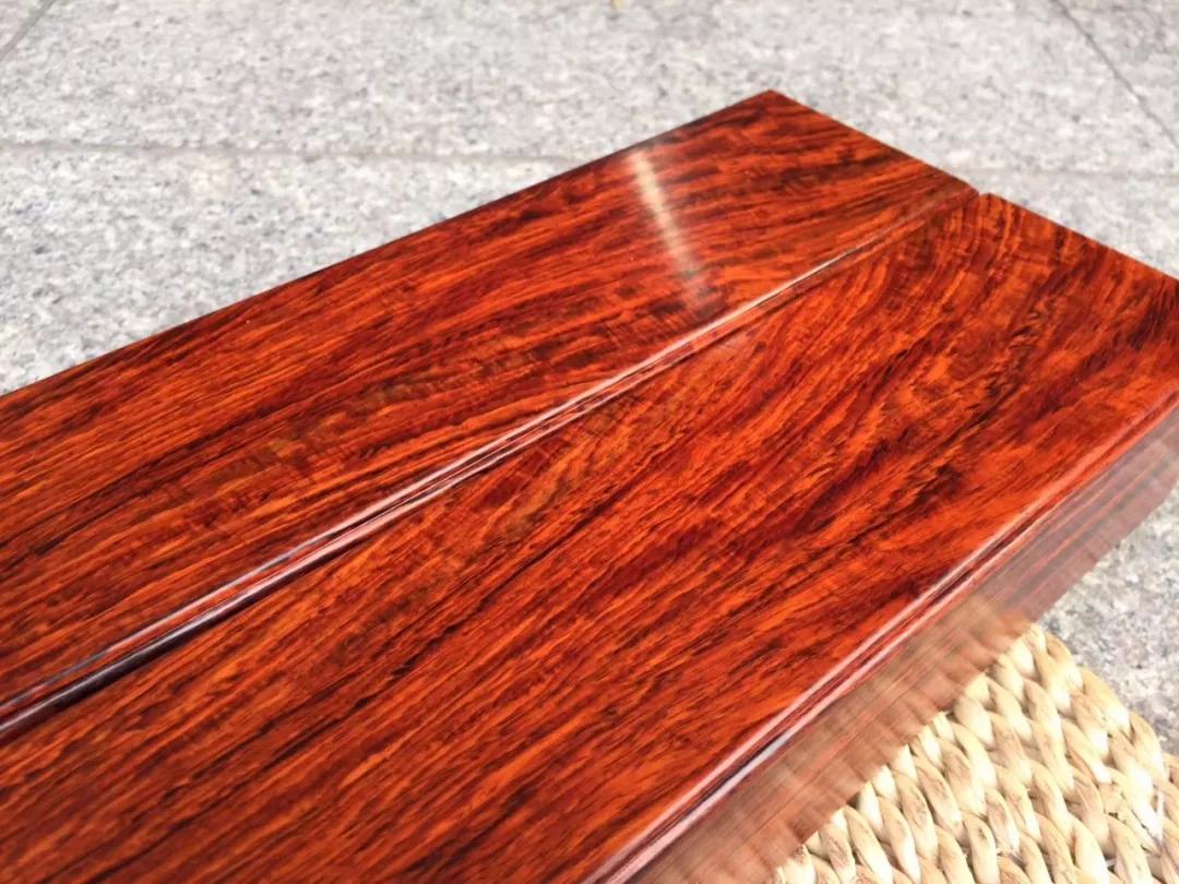 你了解红木吗,小酸枝和大红酸枝有什么区别