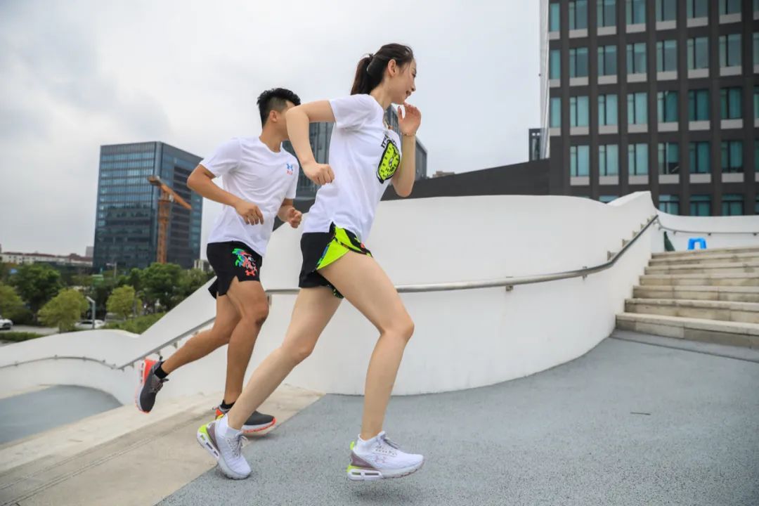 马拉松跑鞋舒适感,跑鞋是不是舒适感更好呢