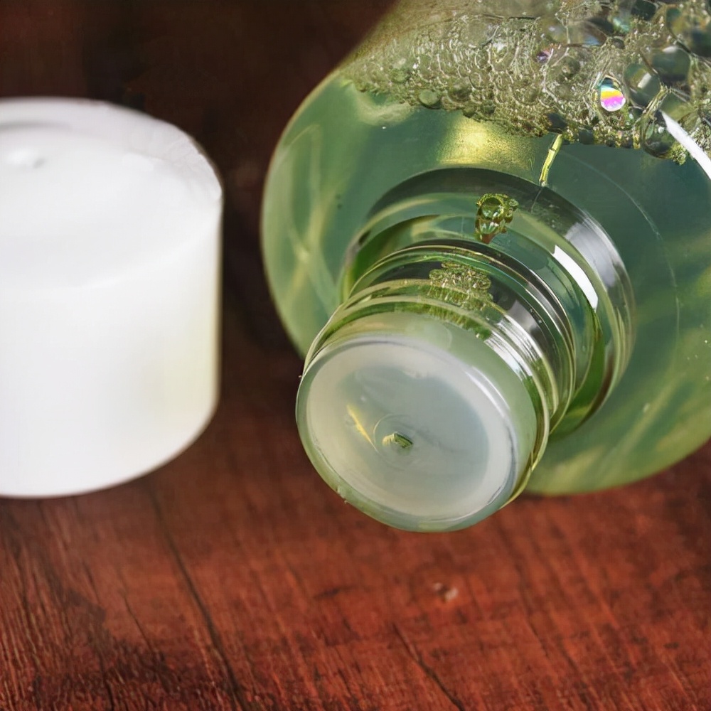 女人脸色暗黄有斑怎么内调,女人面色暗黄粗糙吃什么改善