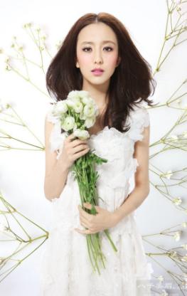 佟丽娅代言珂莱蒂尔,艺术与时尚的完美结合