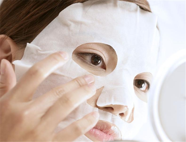 想要美白抗老如何选产品,护肤干货4招教你挑选一款好面膜