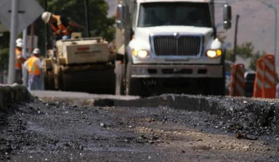 活人喂狮子，沥青路上练足球，萨达姆长子的残暴青出于蓝