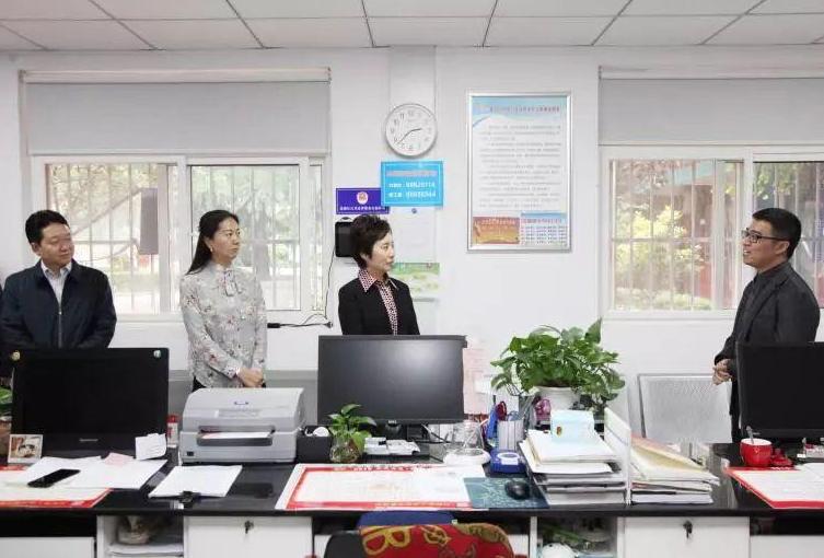 研究生还没入党可以报选调生吗,大学生没入党能考研究生吗