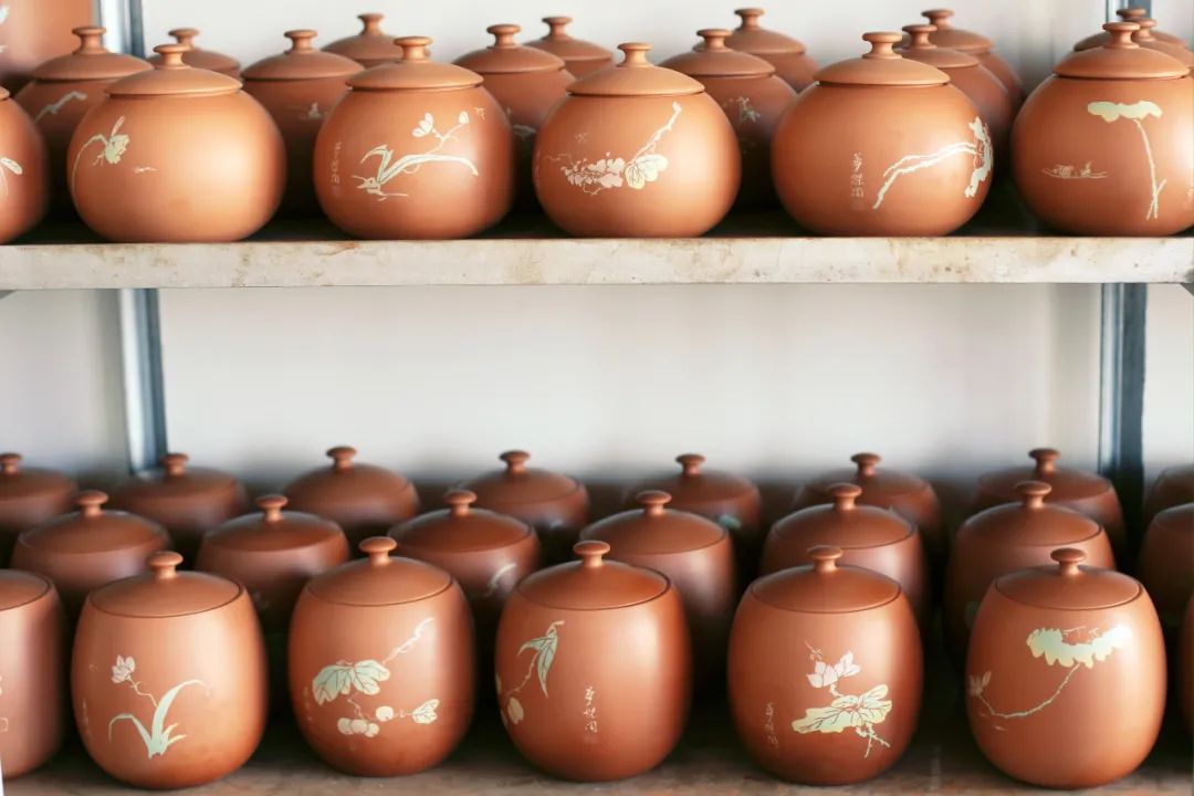 宜兴紫砂茶壶评价,紫砂壶和建水紫陶哪个泡茶好喝