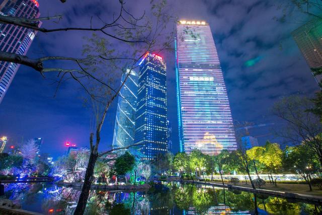 广州cbd震撼航拍,航拍广州琶洲cbd400多米高楼