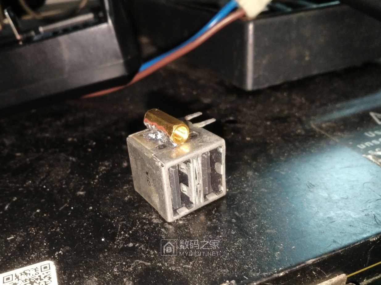 福特嘉年华点烟器拆装,福特嘉年华拆点烟器