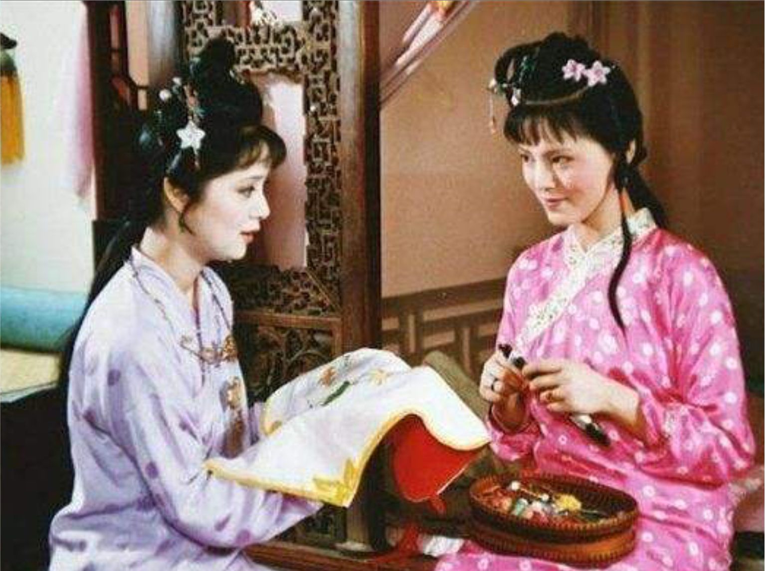 宝玉给黛玉讲耗子精是哪一回,贾宝玉讲耗子精的故事隐喻了什么