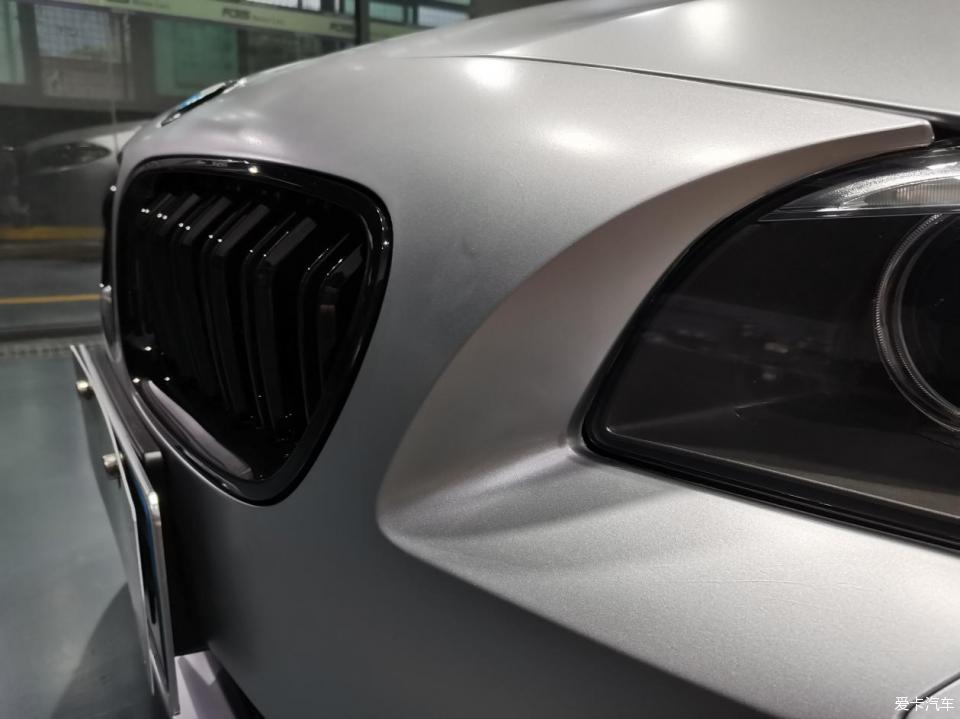 宝马5系贴膜改色罗曼尼红双拼,宝马5系贴膜改色