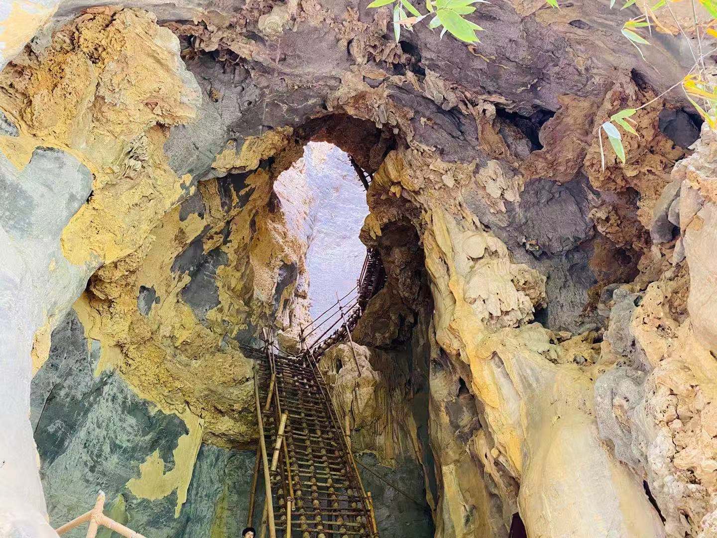 百色浩坤村猪笼洞真实视频,安心游广西