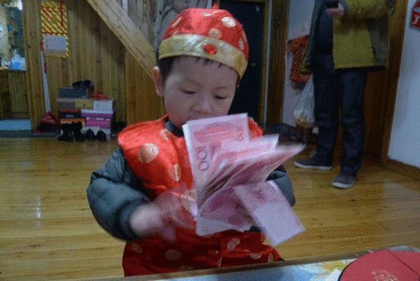 如果家长要强行没收压岁钱犯法吗,孩子过年的压岁钱父母应该拿走吗