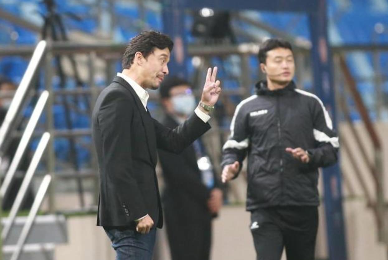 前国脚谢晖的近况,谢晖因失言被停职