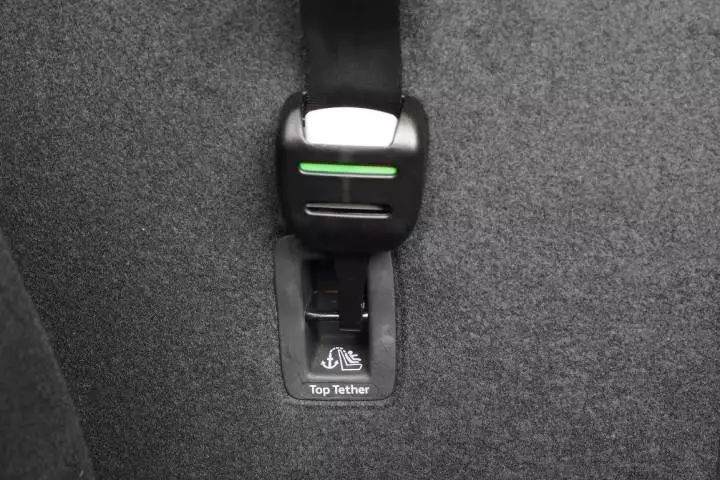 婴儿多大可以使用半躺安全座椅,安全座椅0-12岁可坐可躺测评