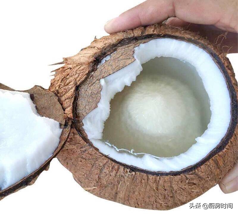 路边买的椰子特别甜,路边卖椰子