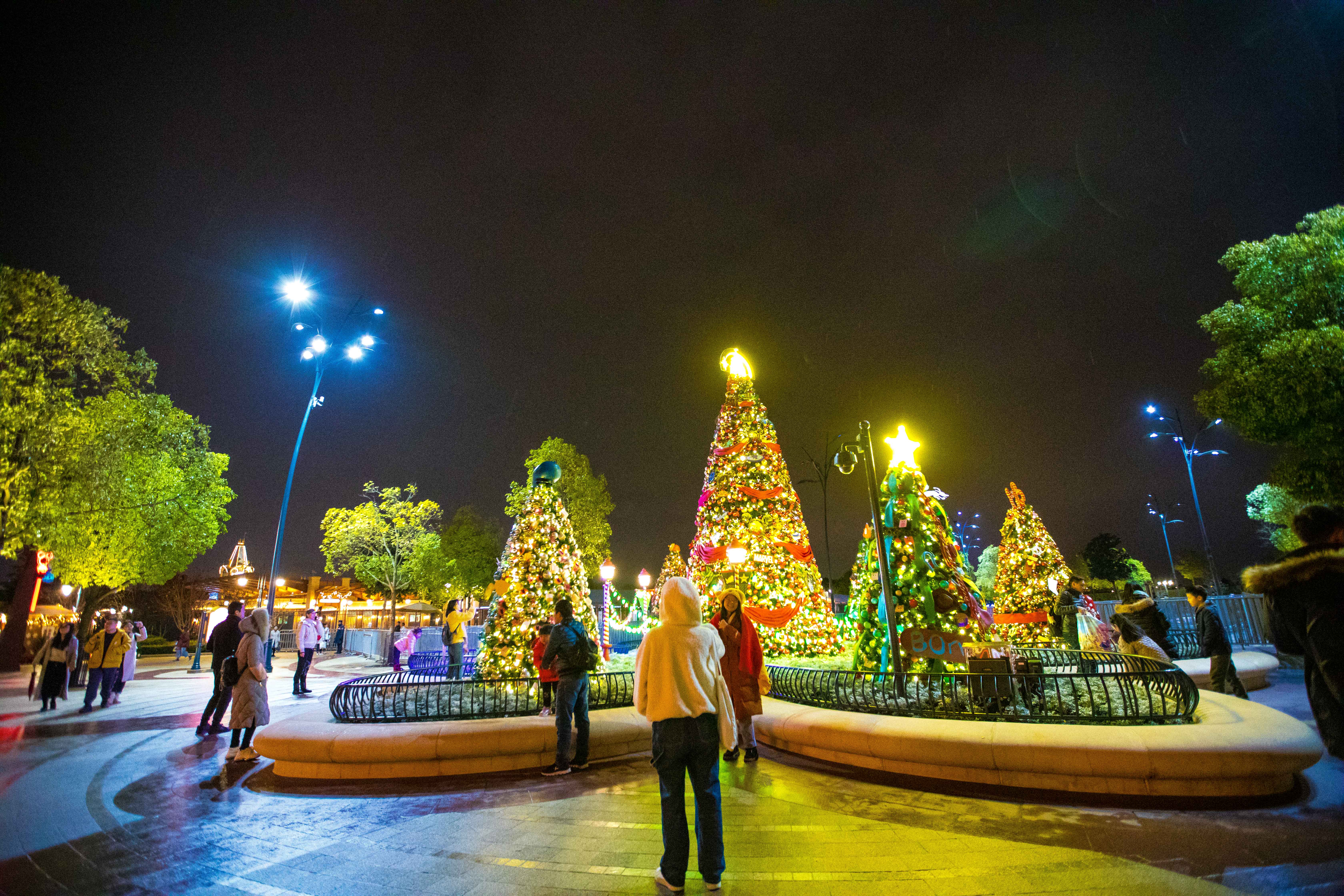 去上海迪士尼住哪儿性价比高,上海迪士尼住宿游玩攻略