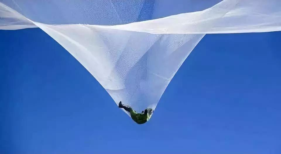 从2.5米高处跳下会怎样,2分钟从8000米高空坠落什么感觉