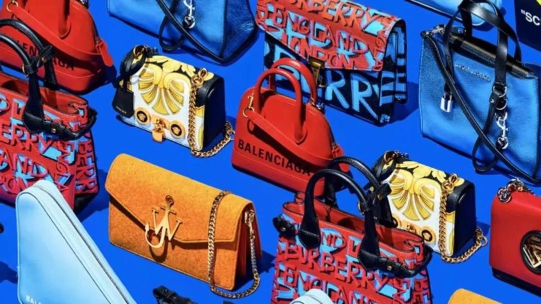 买不起2000的包,买假名牌包送女朋友