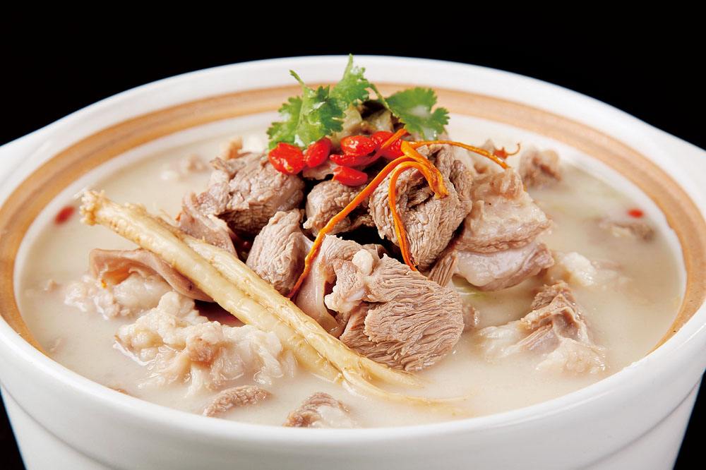 羊肉炒了炖好还是不用炒了炖好喝,羊肉怎么样炖能把汤炖成白色的