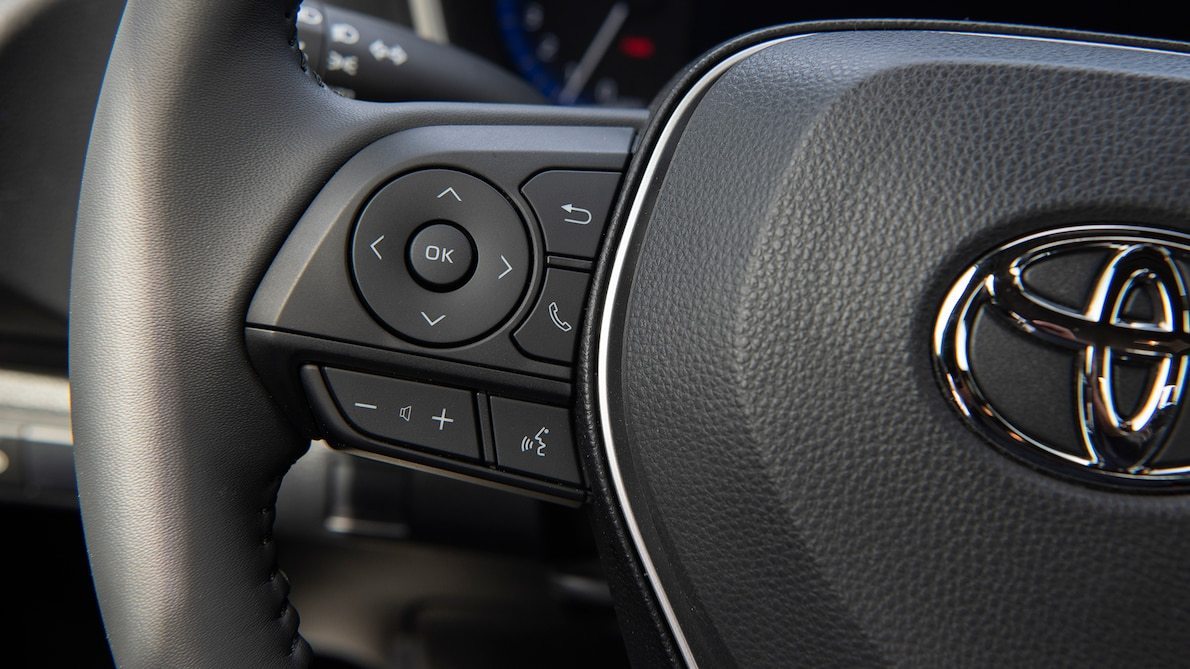 丰田卡罗拉双擎试驾感受,丰田卡罗拉试驾车内感受