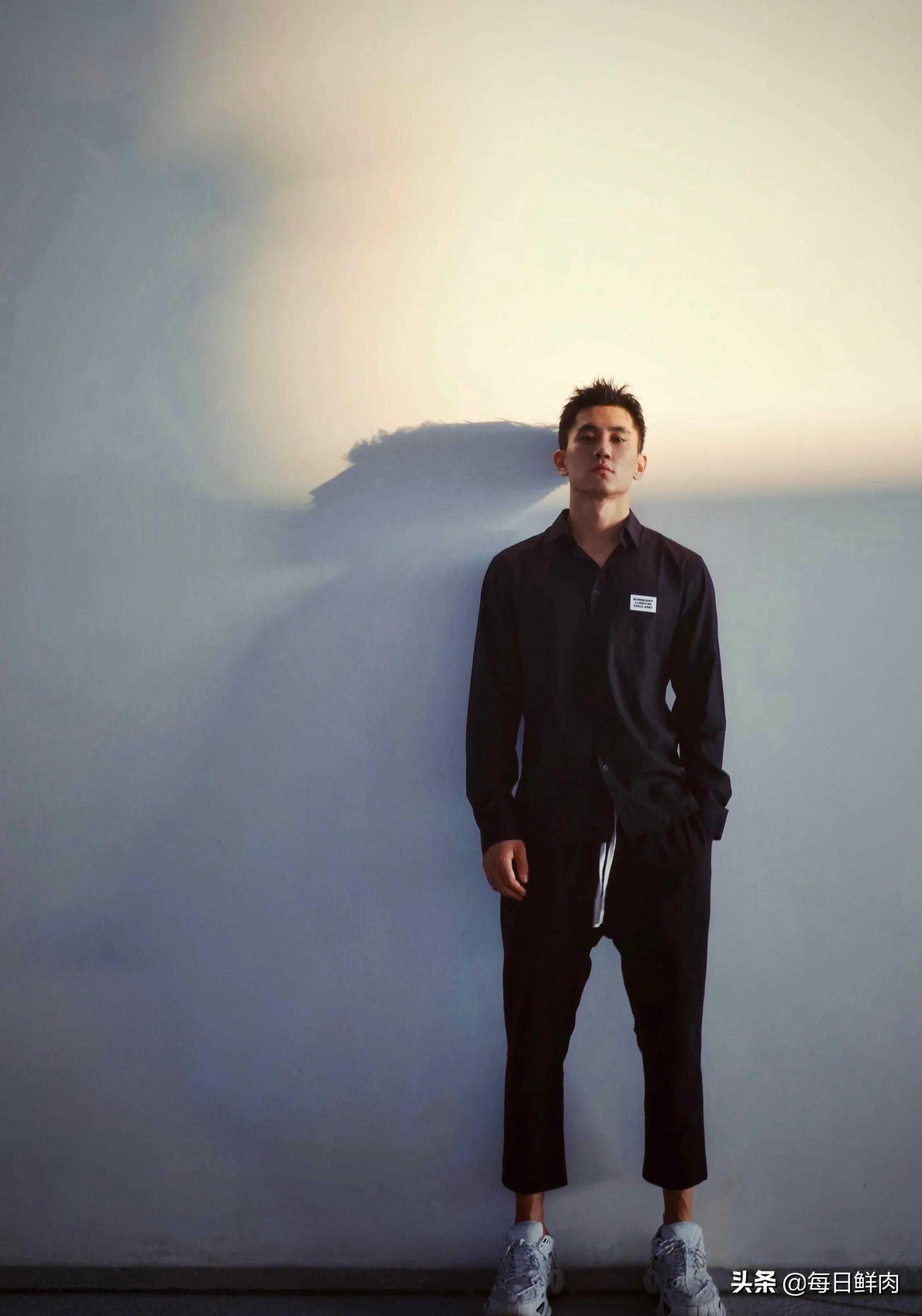 帅气知名健身教练,星健身教练