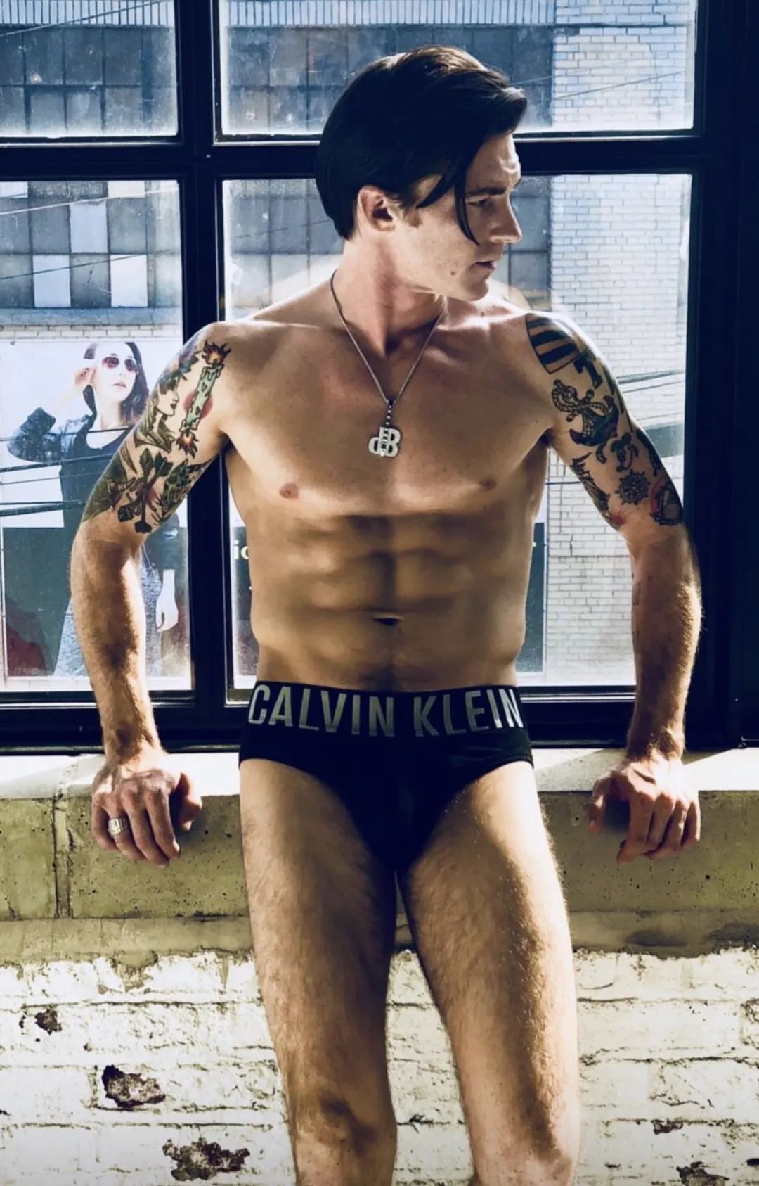 他短信骚扰15岁未成年少女，将面临两年监禁