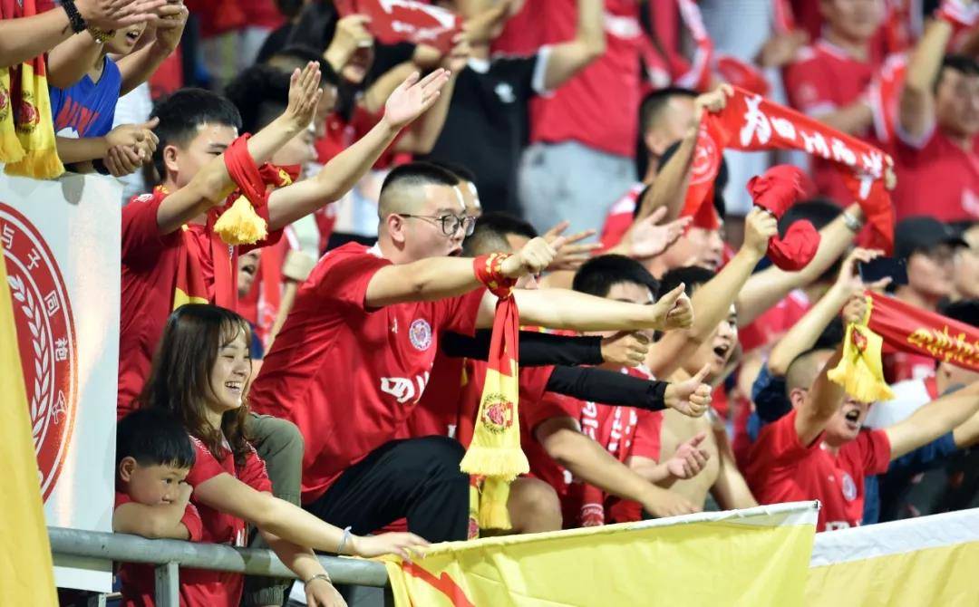 各大足球俱乐部解散,球队接连解散中超何去何从