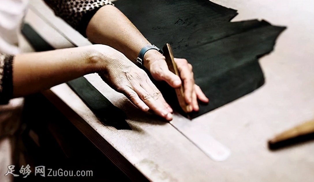 电脑椅的轮子怎么清理,怎么清理电脑椅轮子