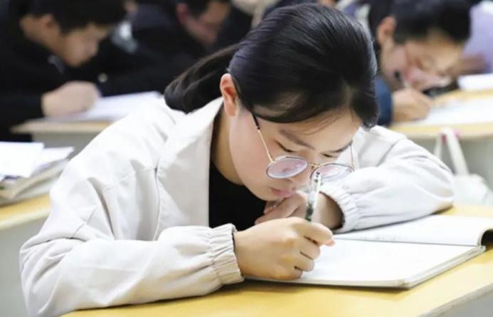 就业前景好薪资高的专科专业,专科什么专业缺口大