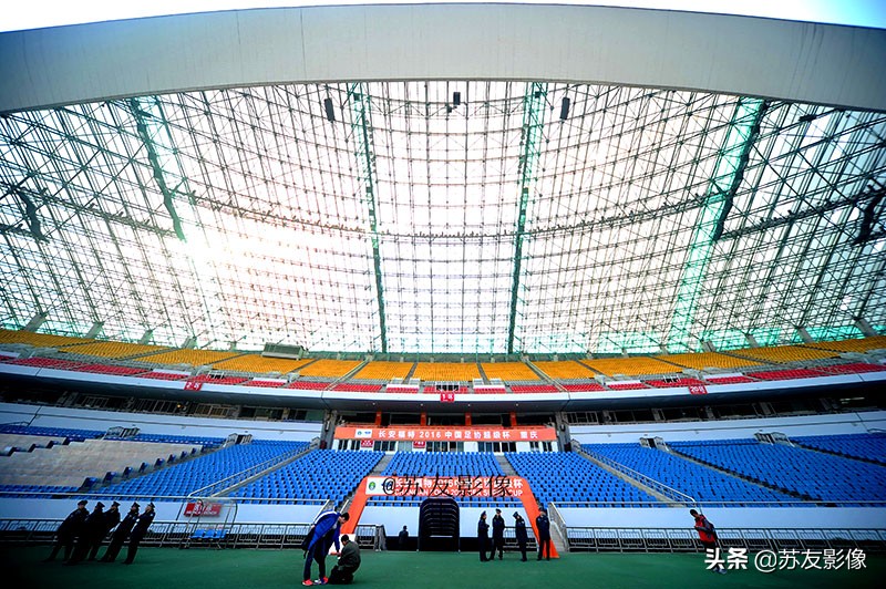 重庆奥体中心体育场容纳多少人,重庆奥体中心体育场图