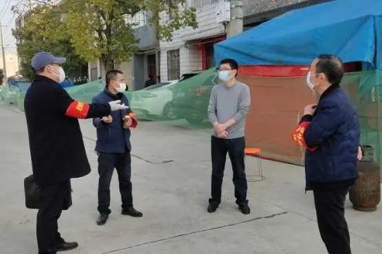 洪湖乡镇有位“泡面”庭长