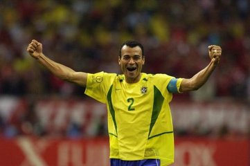 世界杯传奇右后卫卡福,足坛十大十号球衣