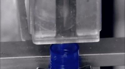 圆珠笔按下去弹不回来怎么办,圆珠笔一按就出水什么意思