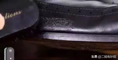 皮鞋受潮内部发霉怎么清洗,皮鞋发霉了怎么修复最好